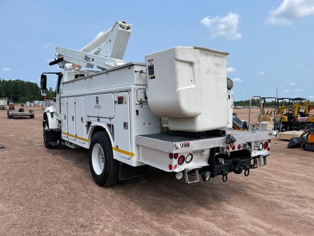 Image of International 4300 SBA equipment image 4