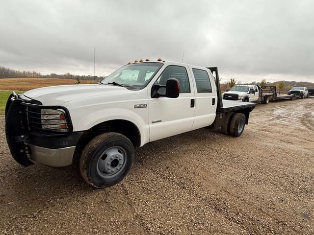 Image of Ford F-350 equipment image 1