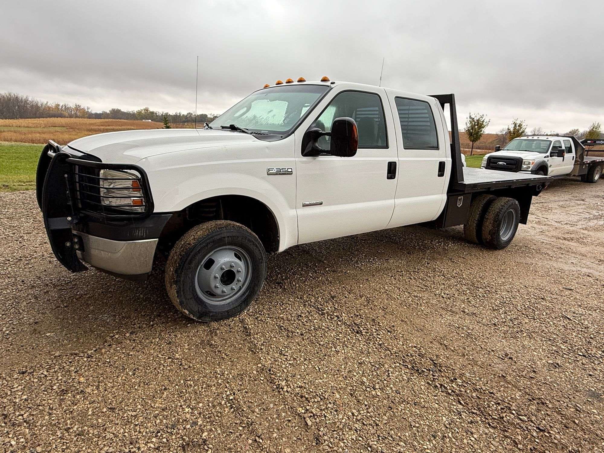 2006 Ford F-350 Equipment Image0