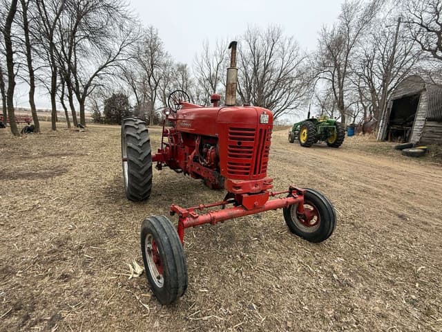 Image of Farmall 400 equipment image 3