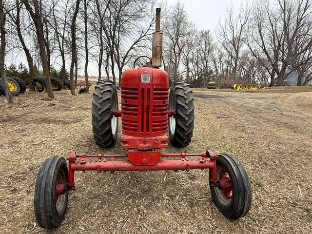 Image of Farmall 400 equipment image 2