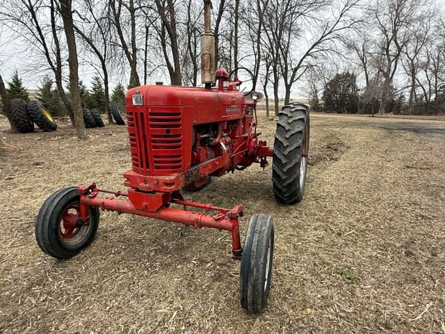 Image of Farmall 400 equipment image 1