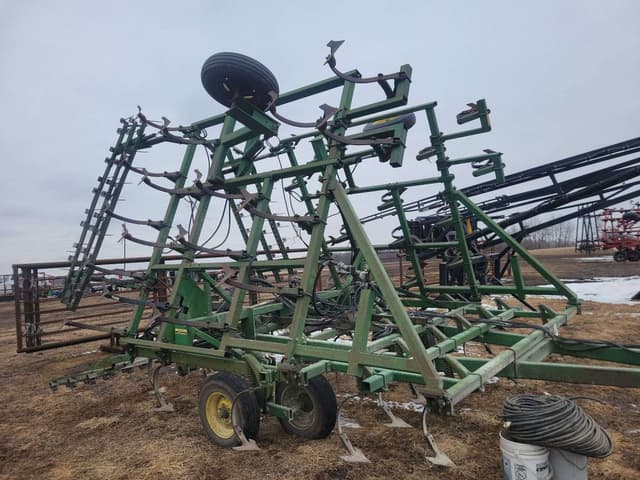 Image of John Deere 960 equipment image 1