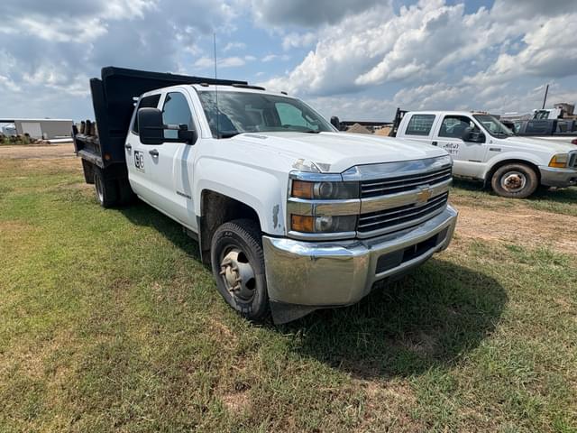 Image of Chevrolet 3500 equipment image 1