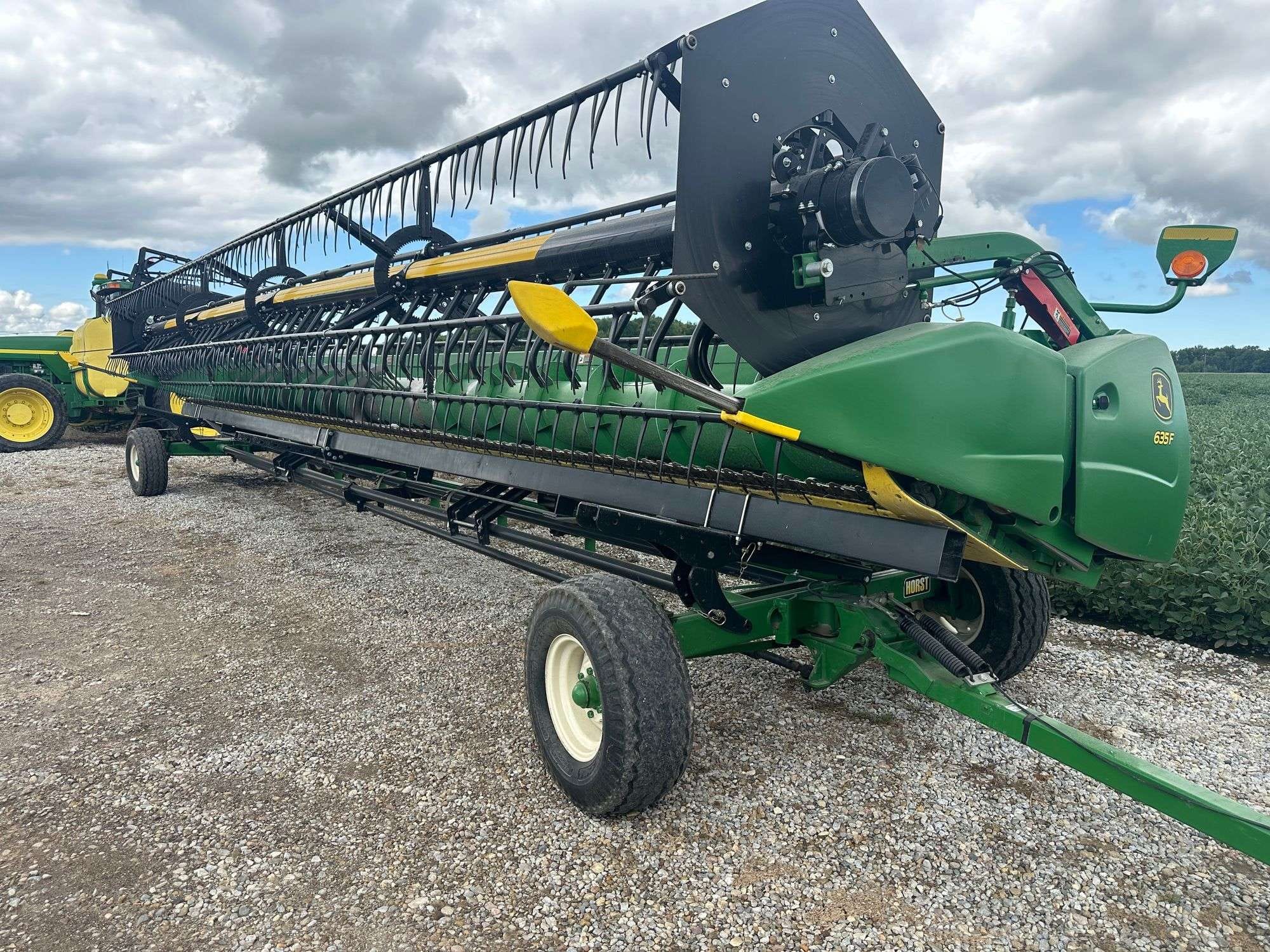 2018 John Deere 635F Equipment Image0
