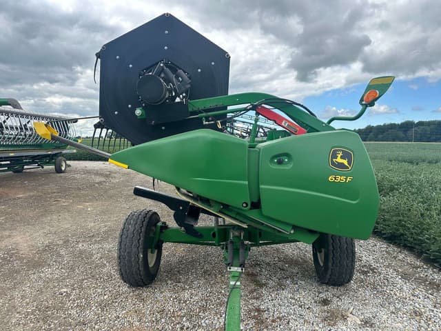 Image of John Deere 635F equipment image 1