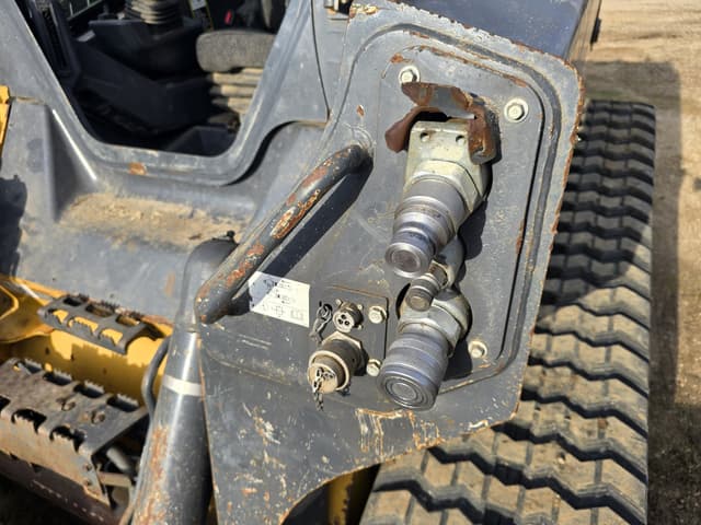 Image of John Deere 333G equipment image 3