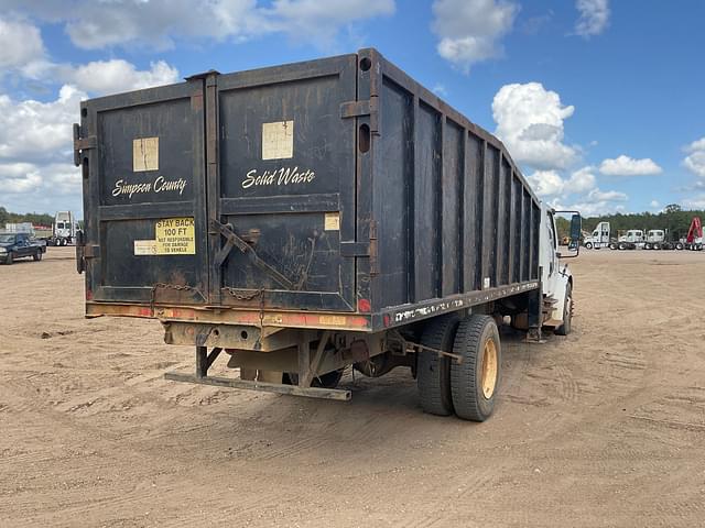 Image of Freightliner M2 equipment image 4