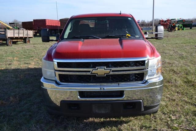 Image of Chevrolet 2500HD equipment image 2