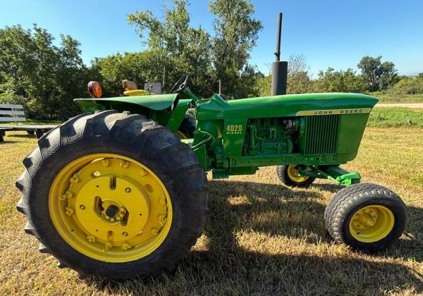 Image of John Deere 4020 equipment image 2