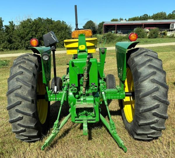 Image of John Deere 4020 equipment image 4