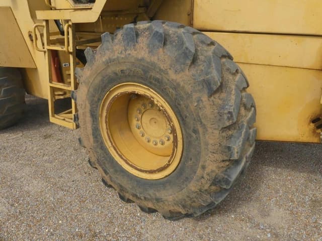 Image of John Deere 544G equipment image 4