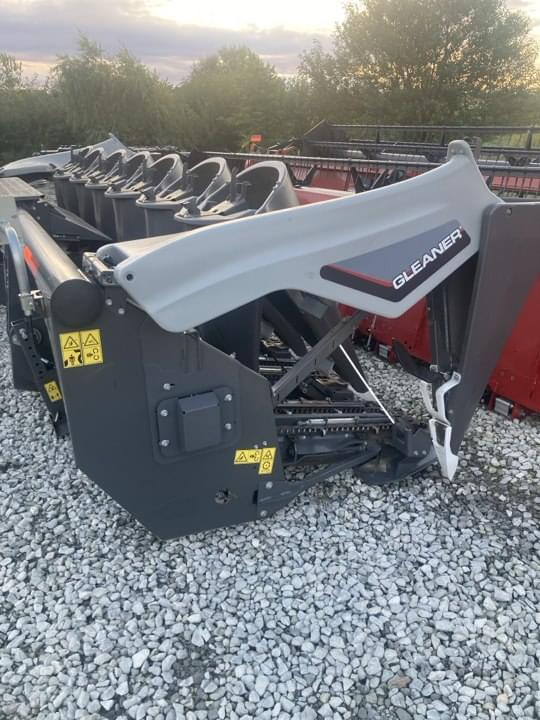 Image of Gleaner Command 3308 Primary image