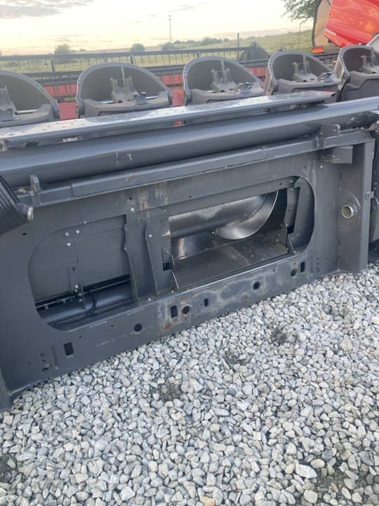 Image of Gleaner Command 3308 equipment image 4