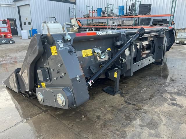 Image of Gleaner Command 3308 equipment image 2
