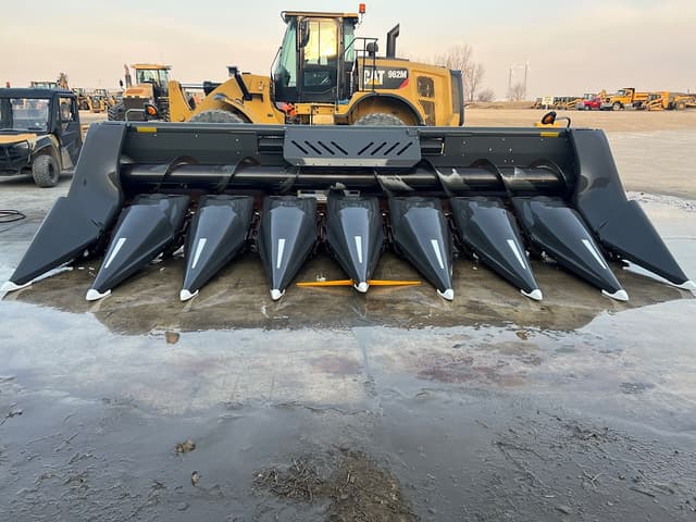 Image of Gleaner Command 3308 equipment image 4