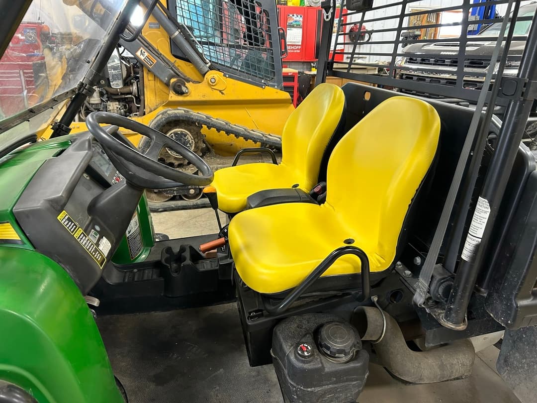 Image of John Deere Gator XUV 825i Image 1