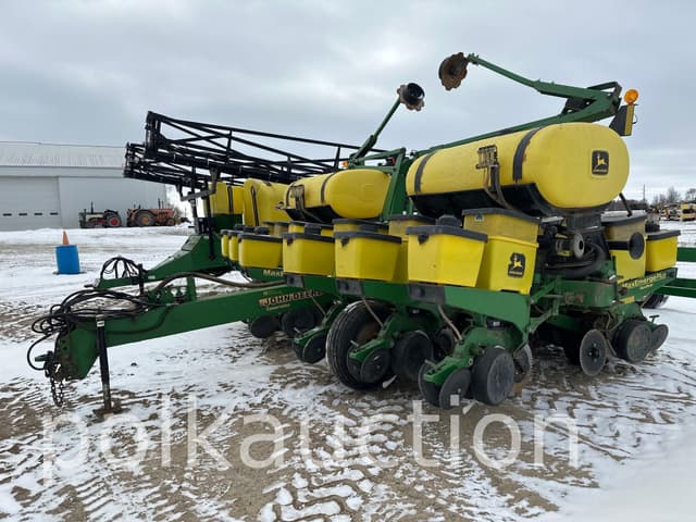 Image of John Deere 1760 equipment image 4
