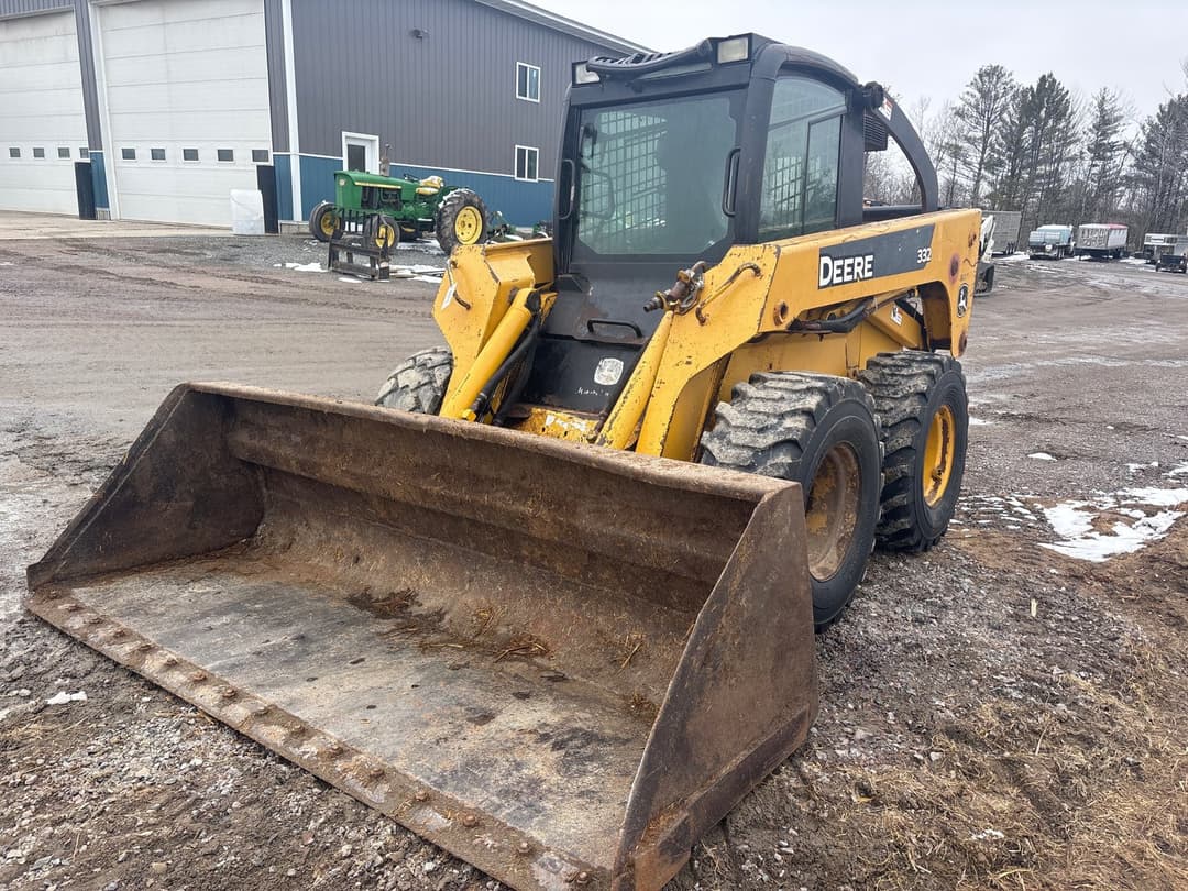 Image of John Deere 332 Primary image