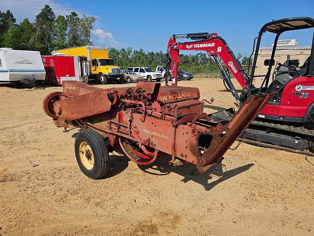 Image of New Holland Hayliner 273 equipment image 2