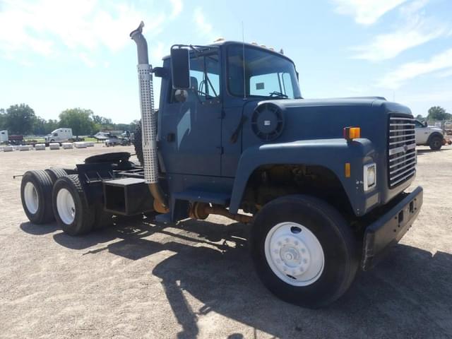 Image of Ford L9000 equipment image 1