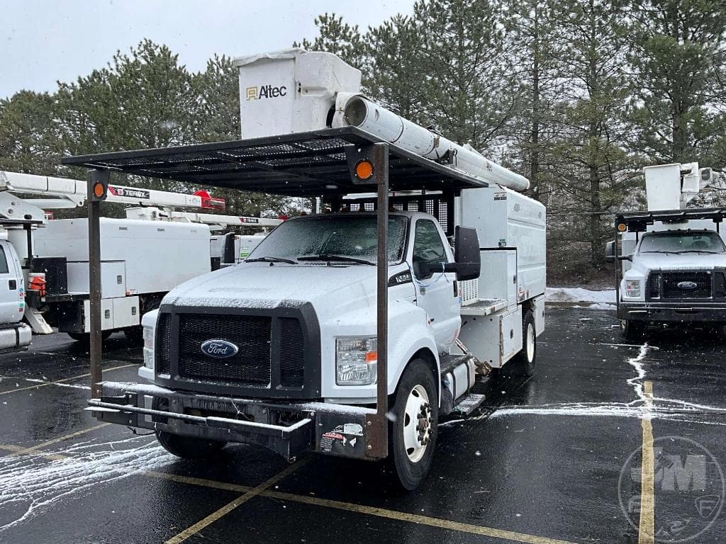 Image of Ford F-750 Primary image