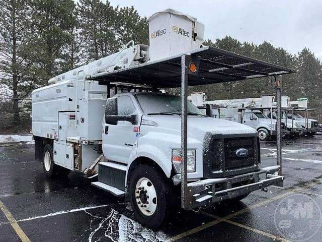 Image of Ford F-750 equipment image 2