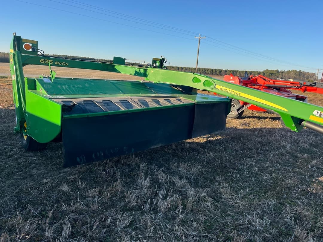 Image of John Deere 635 Primary image