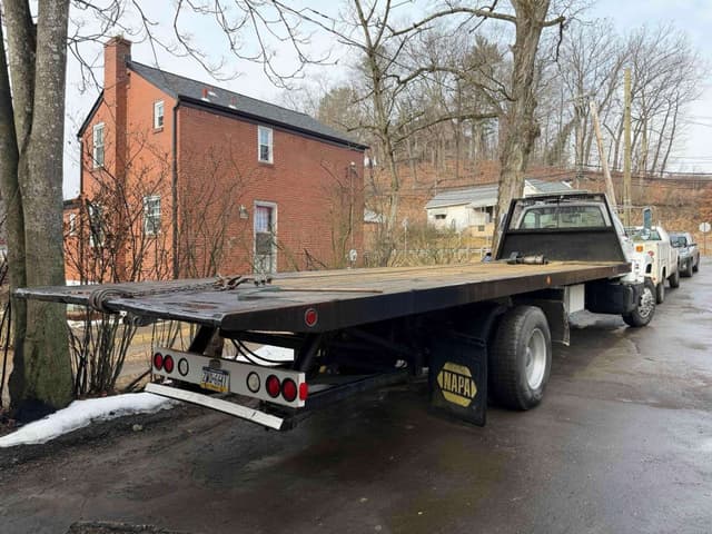 Image of Chevrolet Top Kick equipment image 3