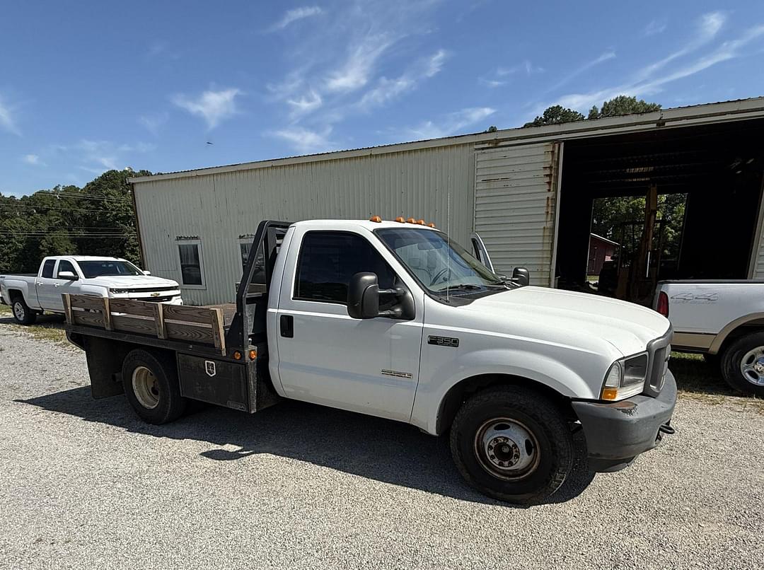 Image of Ford F-350 Primary image
