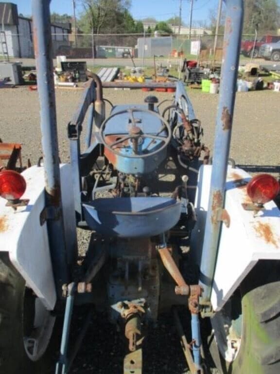 Image of Ford 1000 equipment image 4