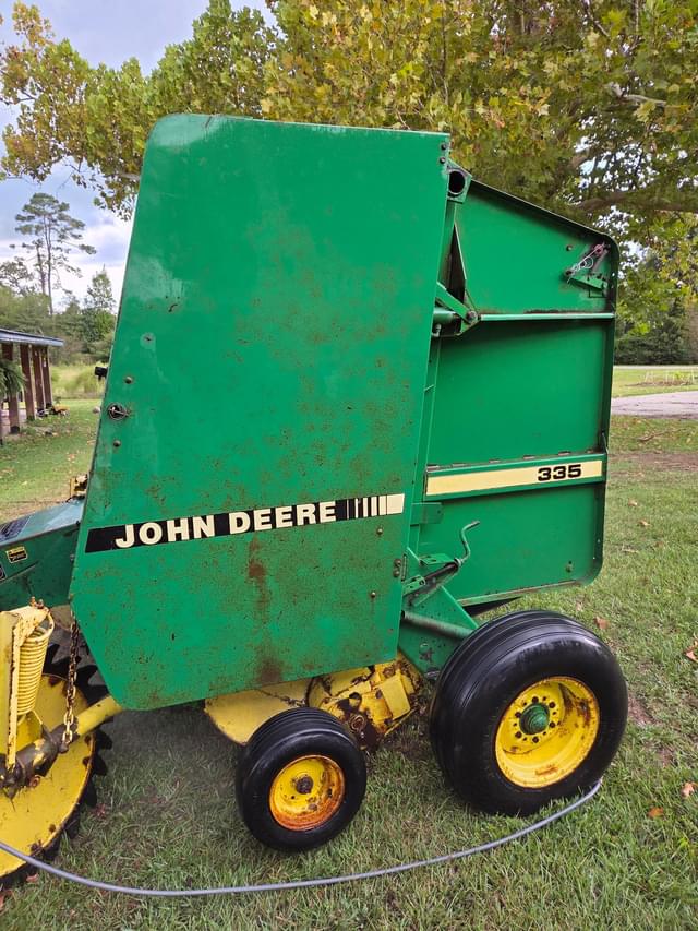 Image of John Deere 335 equipment image 4