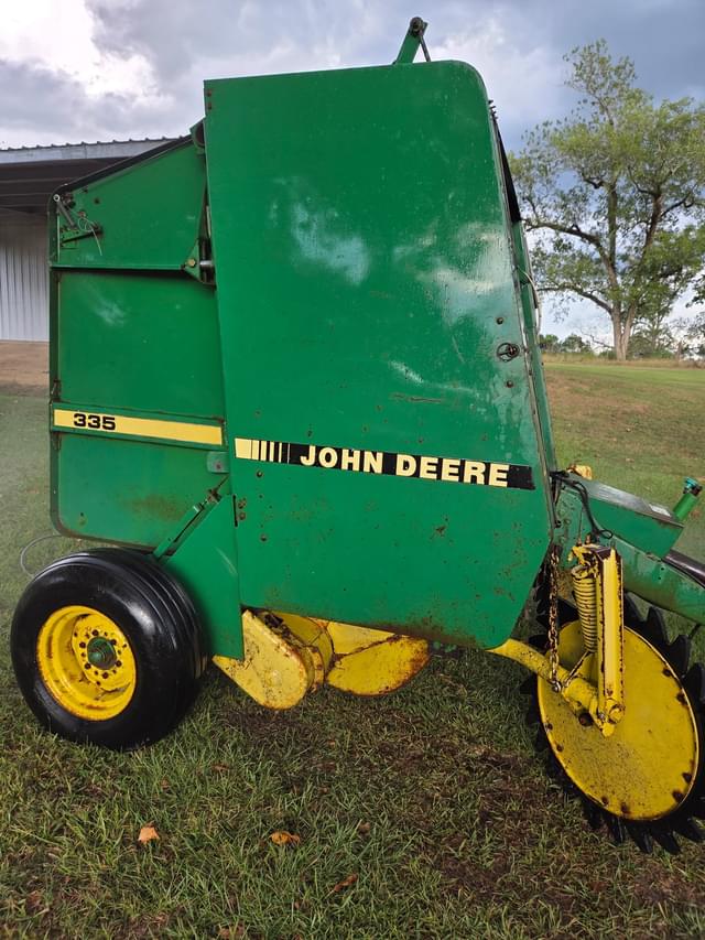 Image of John Deere 335 equipment image 1