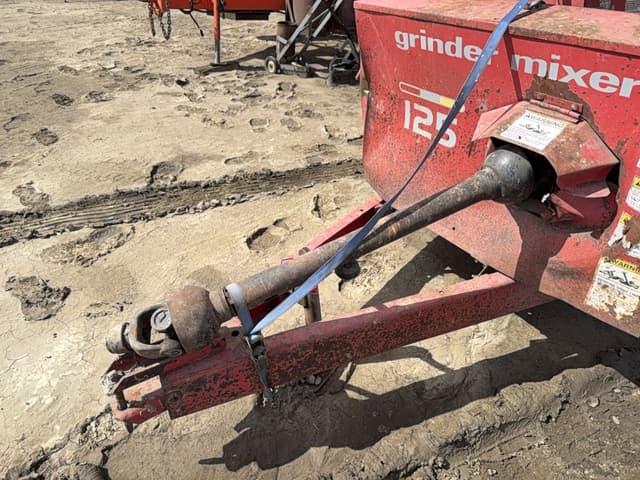 Image of Gehl 125 equipment image 4