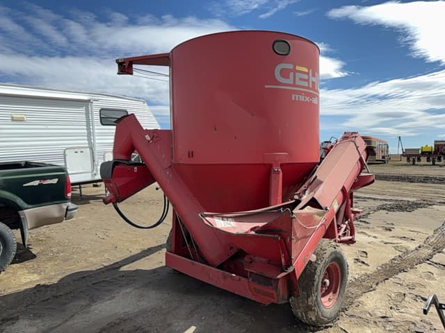 Image of Gehl 125 equipment image 2