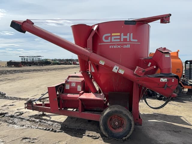 Image of Gehl 125 equipment image 3