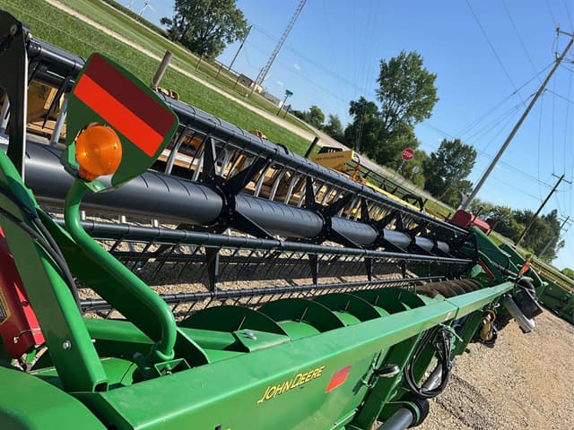 Image of John Deere 630F equipment image 4
