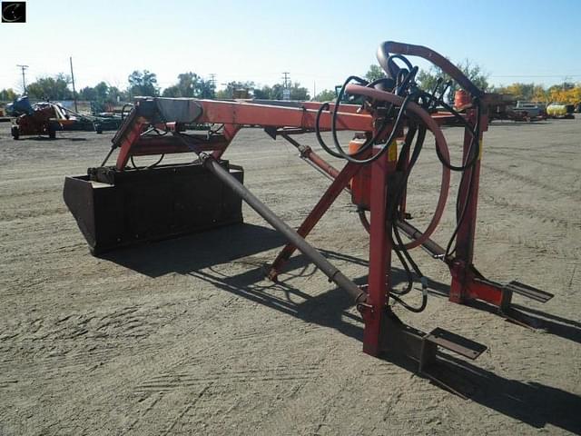 Image of Farmhand F11 equipment image 3