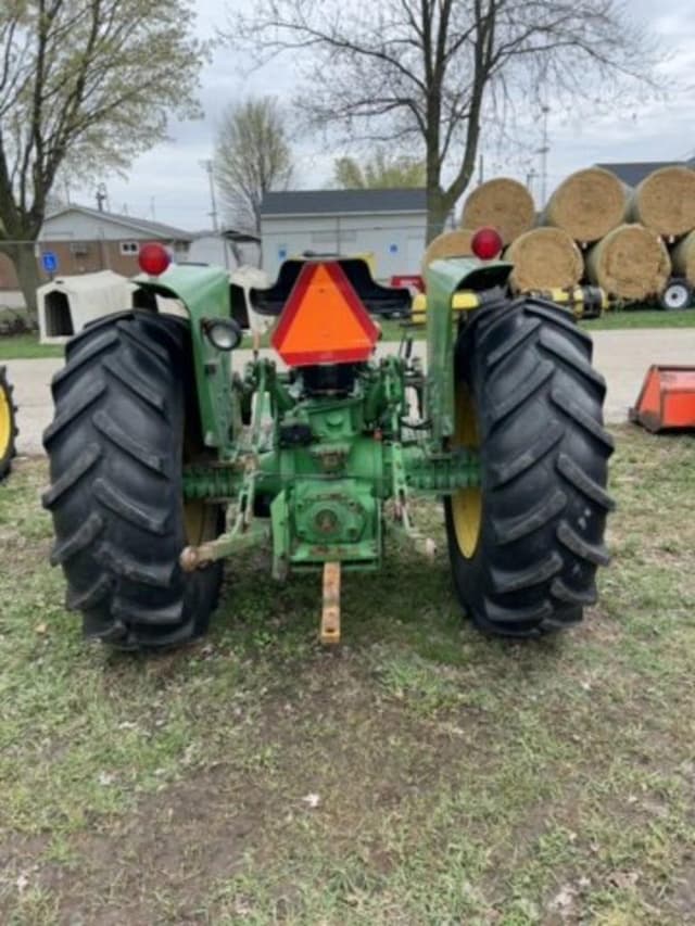 Image of John Deere 2350 equipment image 4