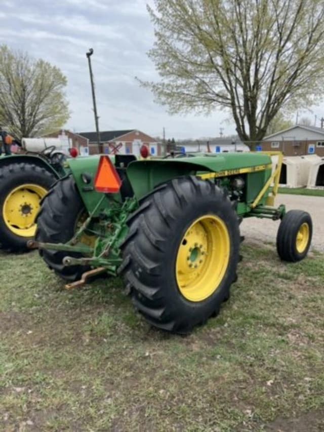 Image of John Deere 2350 equipment image 2