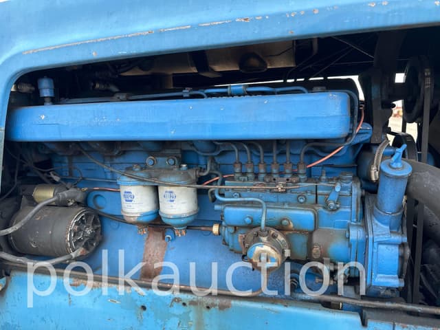 Image of Ford 8600 equipment image 4