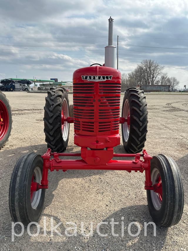 Image of Farmall M equipment image 1