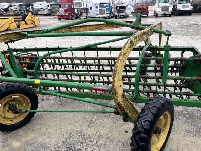 Image of John Deere 896 equipment image 1