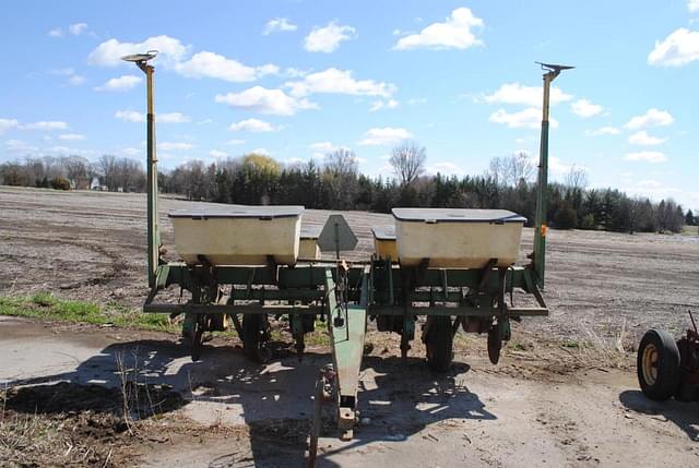 Image of John Deere 7000 equipment image 1
