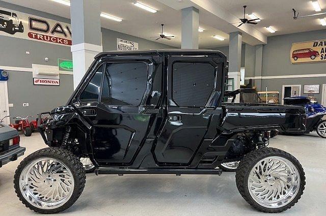 Image of Can-Am Defender MAX XT HD10 equipment image 3