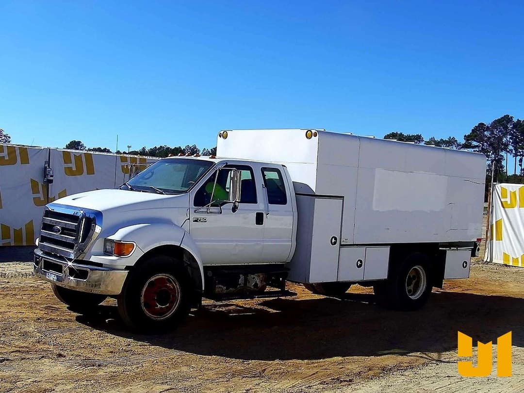 Image of Ford F-750 Primary image