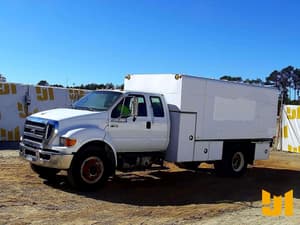 2010 Ford F-750 Image