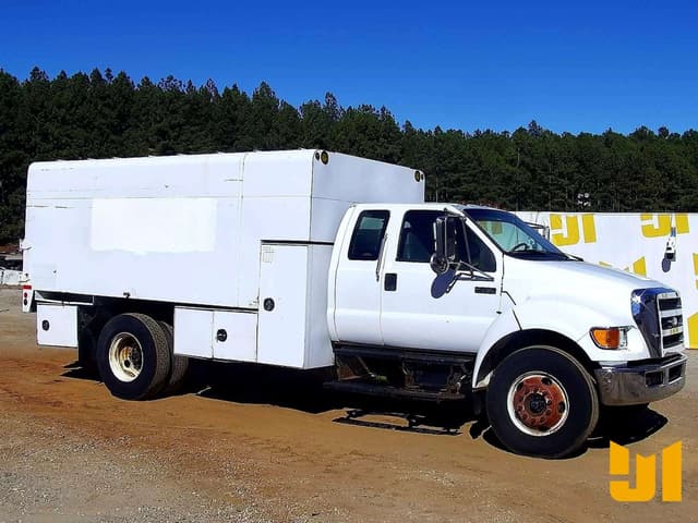 Image of Ford F-750 equipment image 2