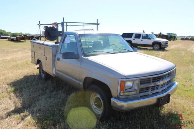 Image of Chevrolet 2500 equipment image 1