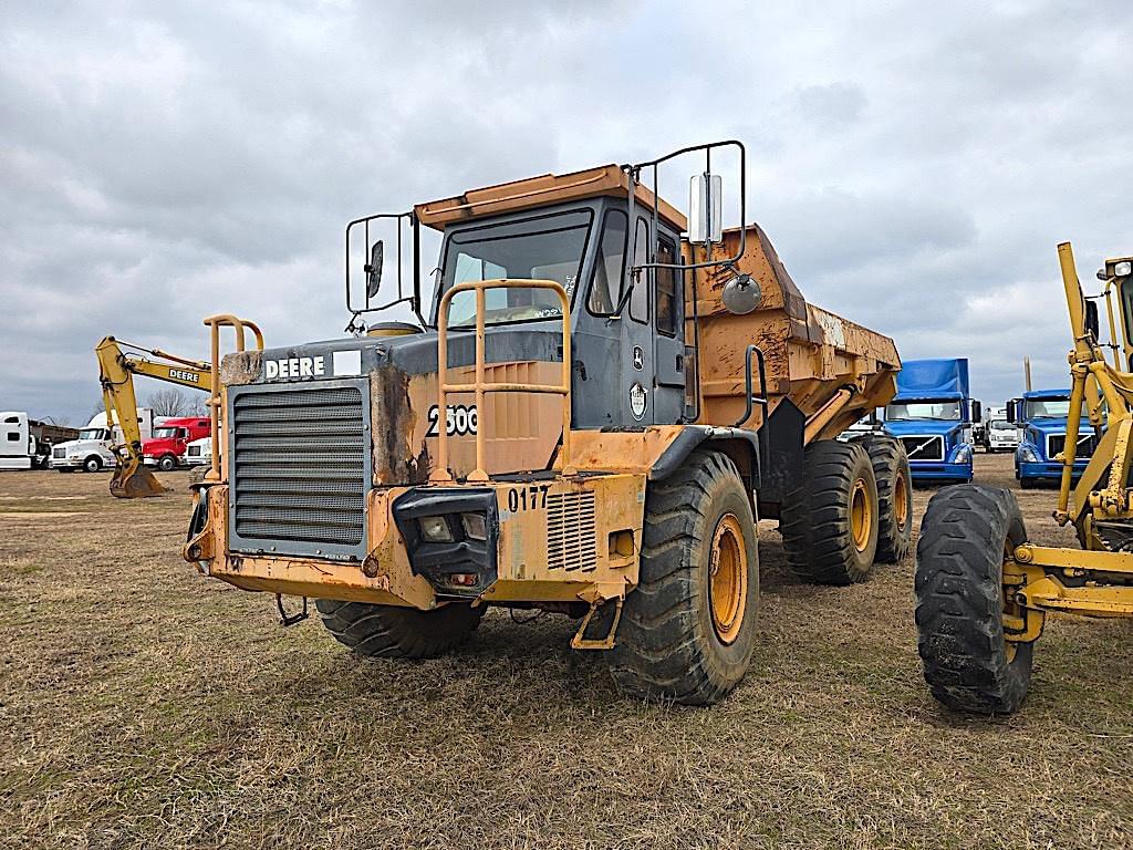 Image of John Deere 250C Primary image